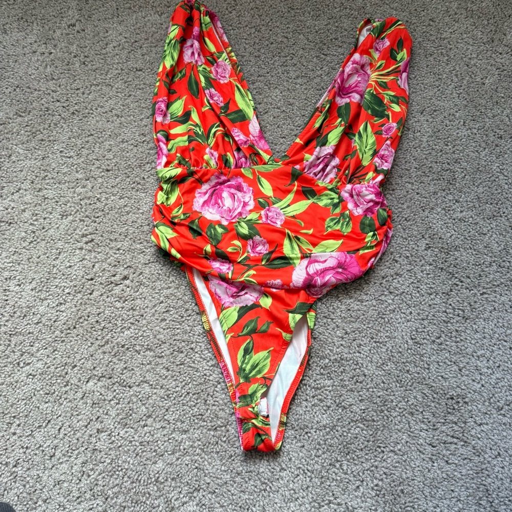 Zara Floral bodysuit size m